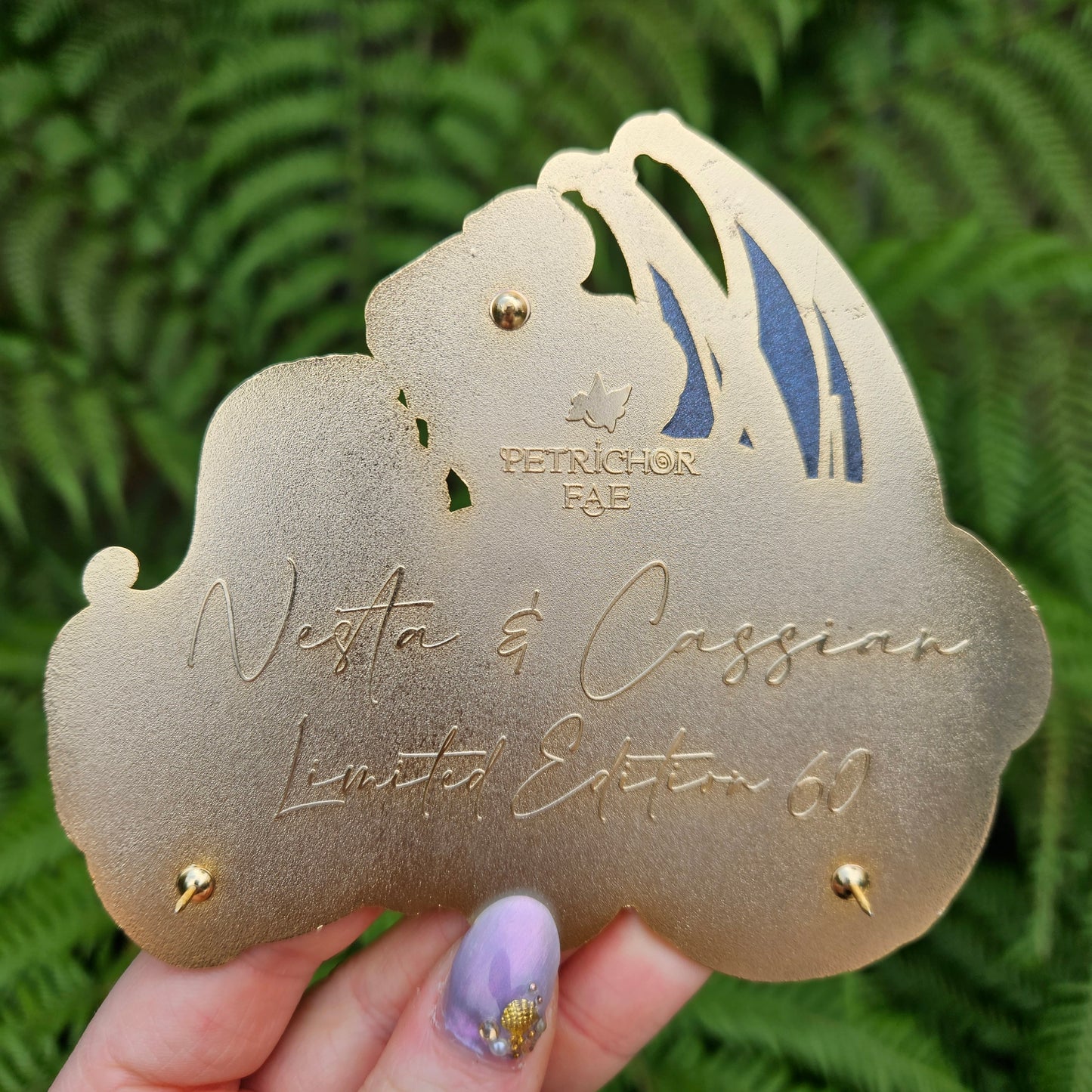 Nessian Wingspan Windswept