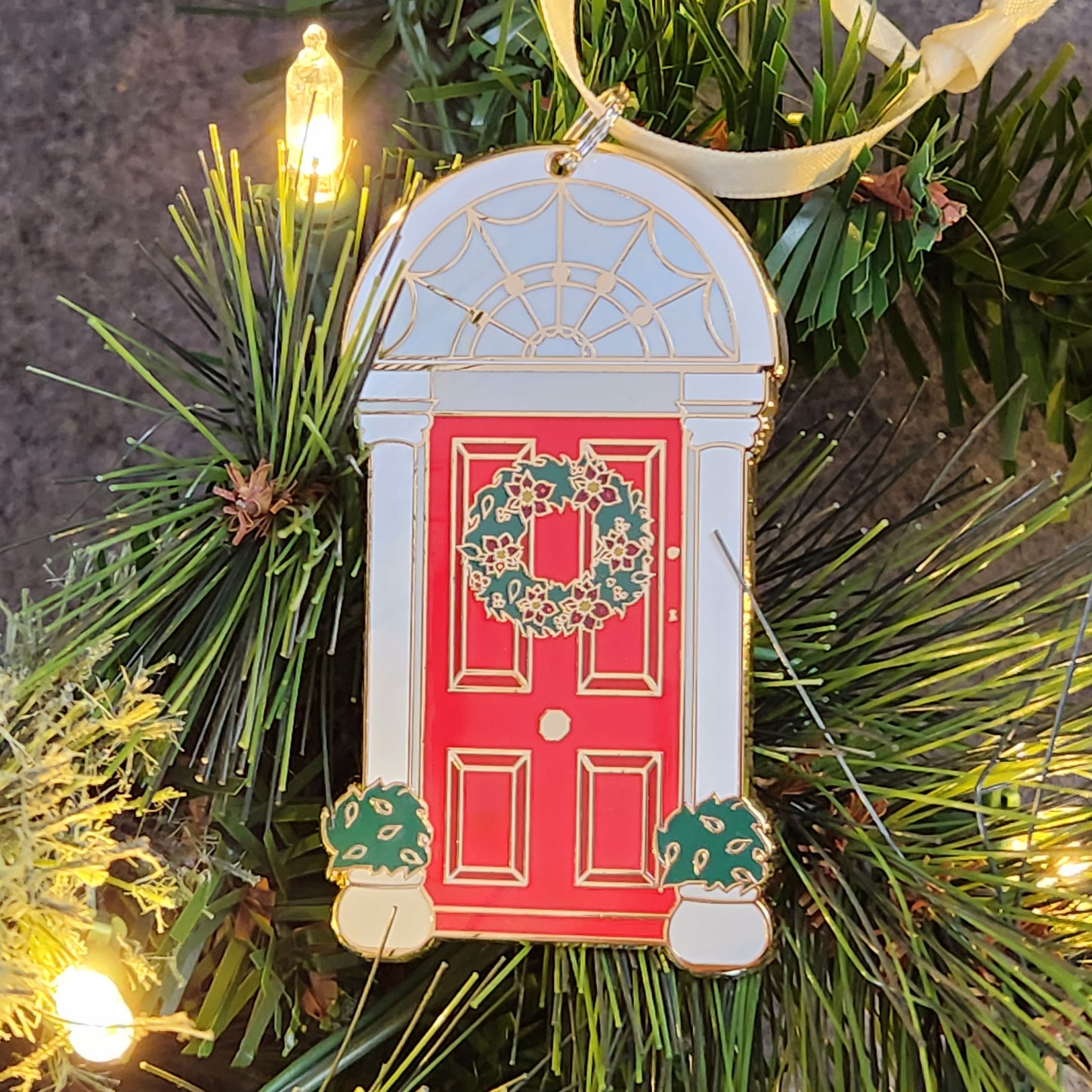 Festive Door with Wreath Hanging Ornament