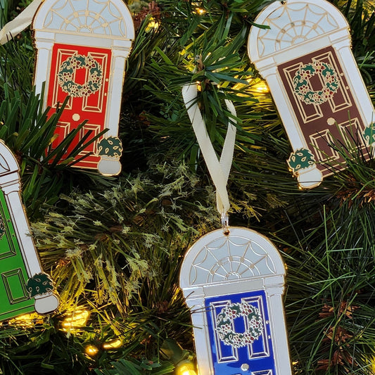 Festive Door with Wreath Hanging Ornament